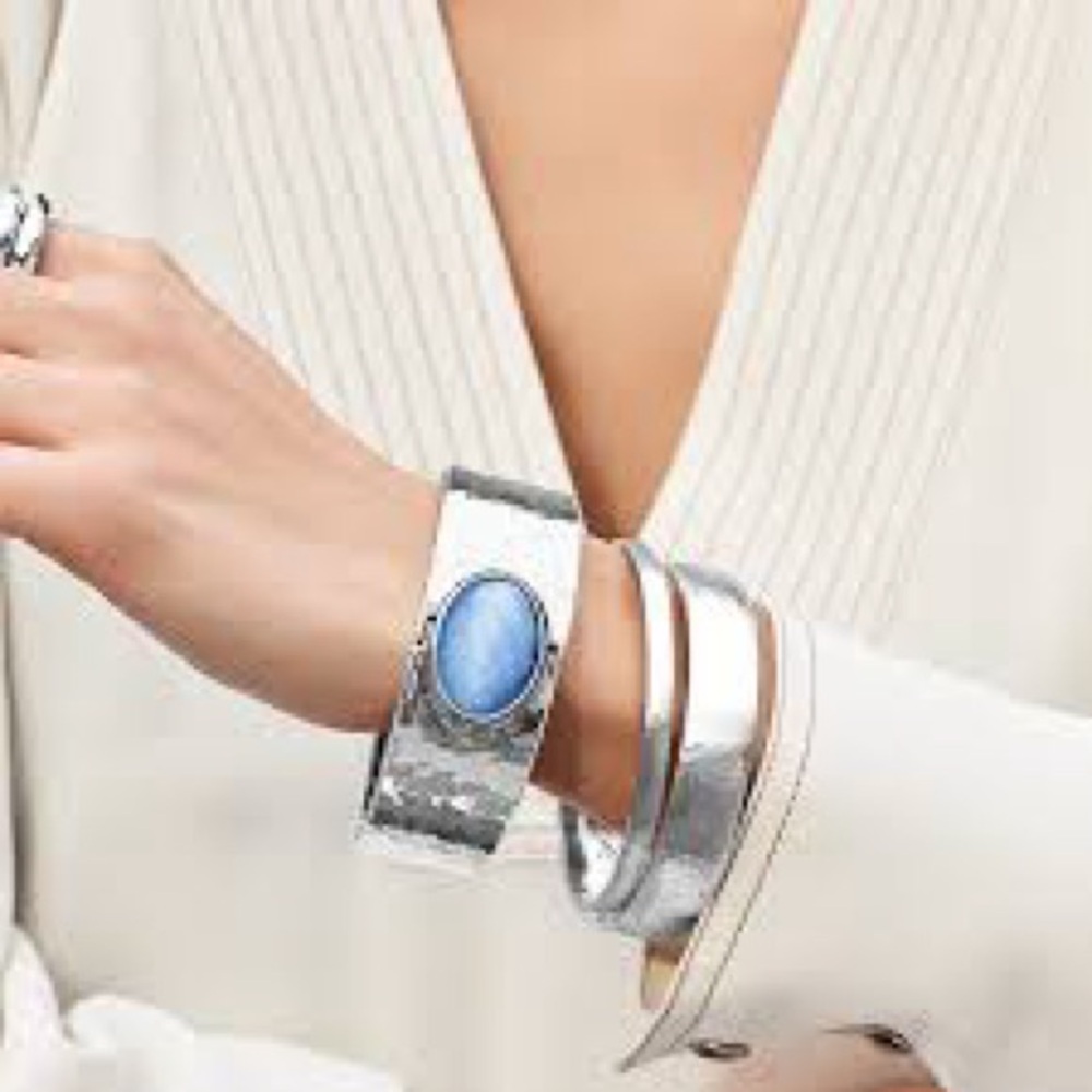 NWT Brighton BLUE MOON Hinged Magnetic Bangle Bracelet